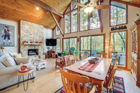 Newland Vacation Rental | 2BR | 2.5BA | 2 Steps Required | 1,800 Sq Ft