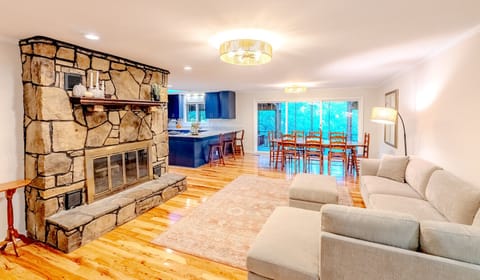 Living Room w/ Dining Table