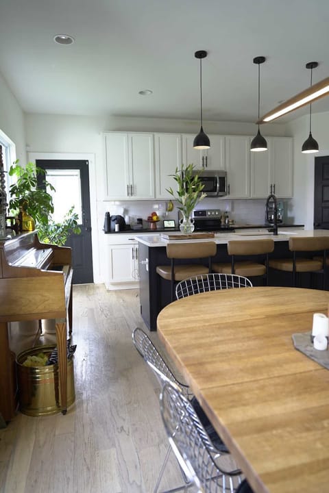 Kitchen/ Dining Area