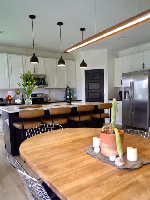 Kitchen/ Dining Area