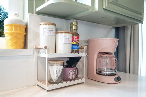 Coffee, Decaf, Tea, & Coffee syrups & creamers available