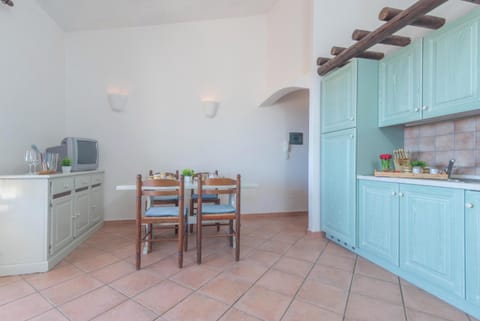 Kitchen and dining area