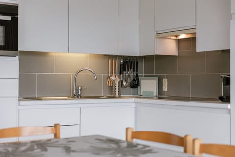 Modern kitchen with sleek design, ideal for easy home cooking