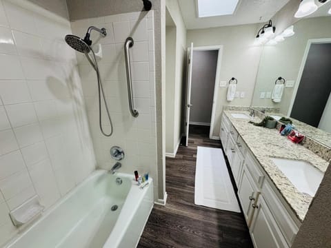 Splash into good vibes