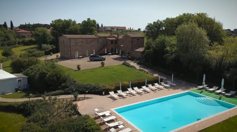 Activities, Amenities, Building Exterior, Outdoor, Spring, Summer