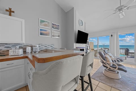 Kitchen / Living Room