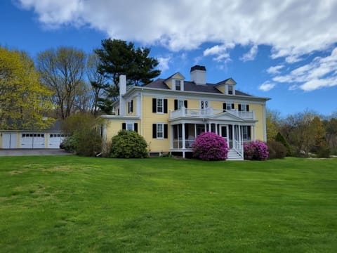 Welcome to Robin Hill!