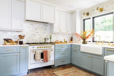 Beautiful Full Kitchen