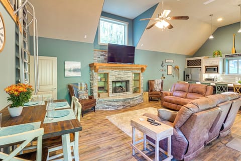 Smithville Vacation Rental | 3BR | 2BA | Steps Required | 1,600 Sq Ft