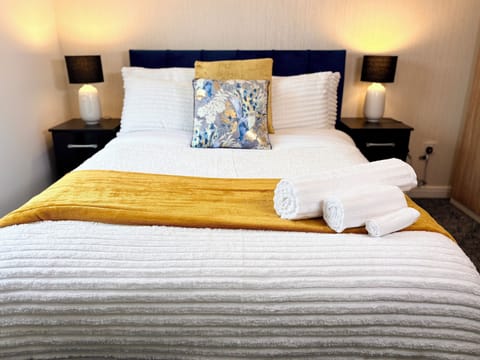 Cosy home, perfect for work contractors and families found in Kettering. House in Kettering