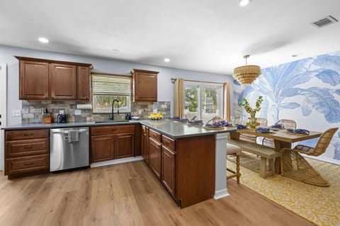 Recipe for a great stay: one gorgeous kitchen, a dash of laughter, and a sprinkle of memories made around the table. Bon appétit!