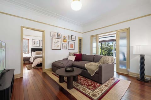 Art Deco Elegance in New Farm!