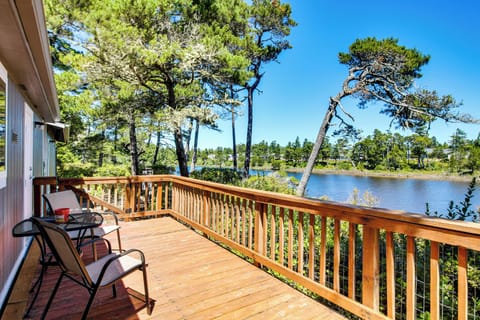 Florence Vacation Rental | 3BR | 2BA | 1,000 Sq Ft | 3 Steps to Enter