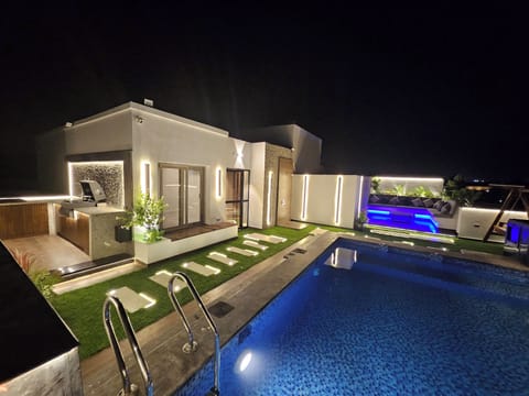 beautiful outdoor area on roof