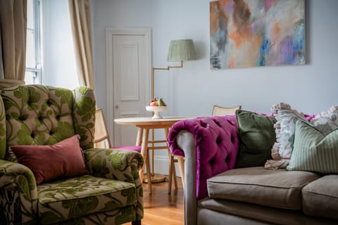Living Room / Lounge