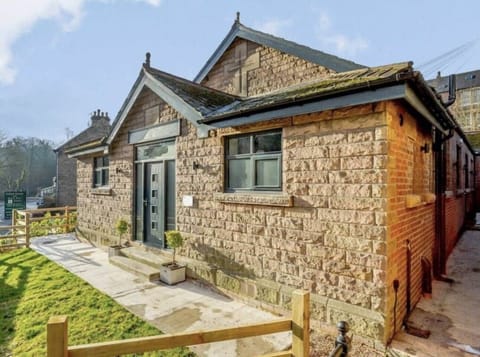 Chatsworth Front Exterior