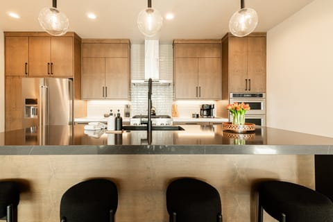 Fully Equipped Kitchen with Stainless Steel Appliances, Gas Range, Double Ovens