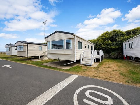 Explore Lowestoft Town during your short stays at Pakefield Holiday Park, where you can enjoy a last-minute staycation by the sea.