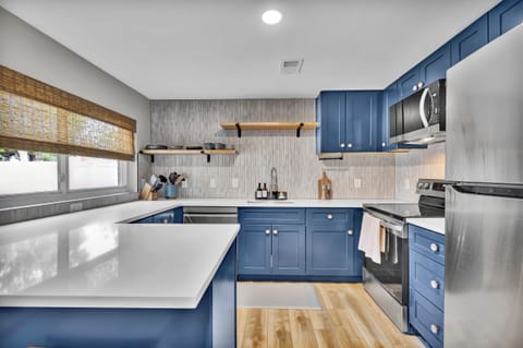 Full kitchen with everything you need! 