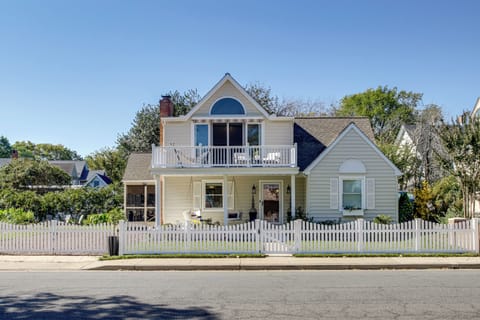 Cambridge Vacation Rental | 3BR | 2.5BA | 2,300 Sq Ft | 3 Steps to Enter