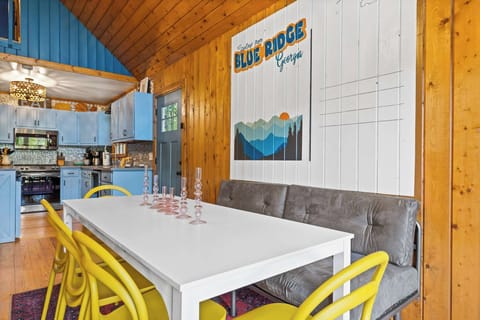 From quiet morning coffee to a lively dinner party, this is a space for every occasion.