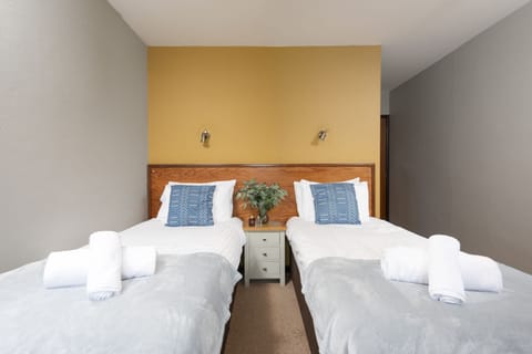 Tolgus Twin Room with ensuite