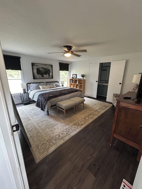 Comfortable king size master