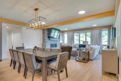 Huge living room / dining room