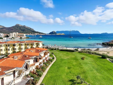 Coastal And Oceanic Landforms, Coast, Sea, Ocean, Beach, Shore, Bay, Caribbean, Tropics