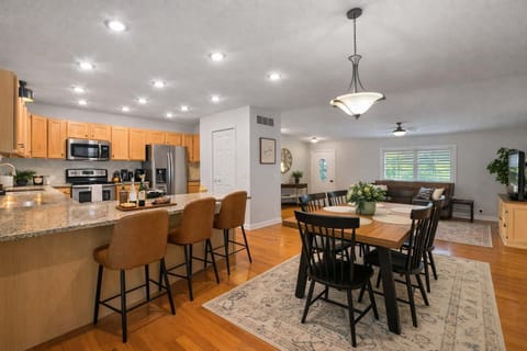 Kitchen space is aweome