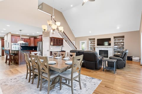 Vacation in style. There's room for everyone to spread out and enjoy.