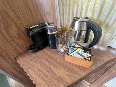 I have a Nespresso coffee maker with pods and a French press