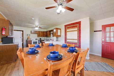 Dining Area & Kitchen