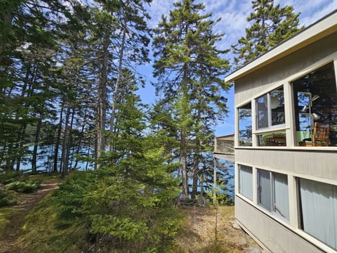 Exterior Muirs Cove Cottage
