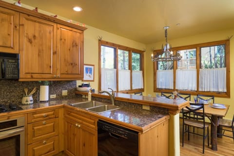 Fully equipped kitchen