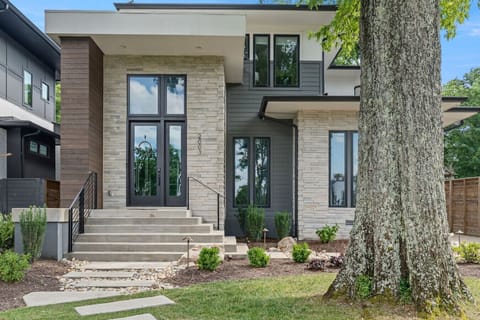Photos of the exterior of our modern home in Green Hills.