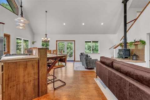 Family room with vaulted ceilings - light and bright large great room!