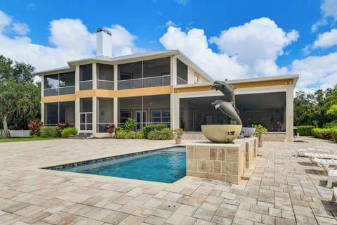 Arcadia Vacation Rental | 5BR | 4.5BA | 2 Steps to Enter | 4,393 Sq Ft
