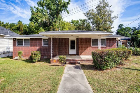 Orangeburg Vacation Rental | 3BR | 2BA | 1,249 Sq Ft | 3 Steps to Enter