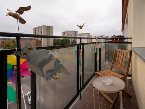 Private Balcony | Book Now with RENTUJEMY