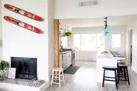 Entry to full kitchen w/ large island