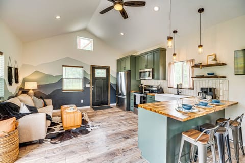 Lake George Vacation Rental | 1BA | Studio | 512 Sq Ft | Stairs Required