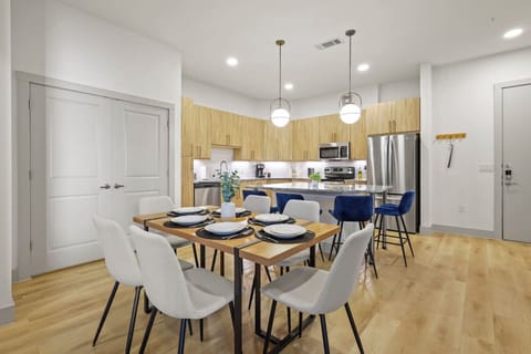 Dining Area: Enjoy delightful meals with stylish seating and modern decor in this inviting space!
