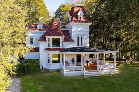 Classic 1800s Cheshire, MA