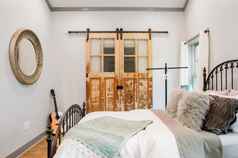 Queen Bed; Walk-In Closet