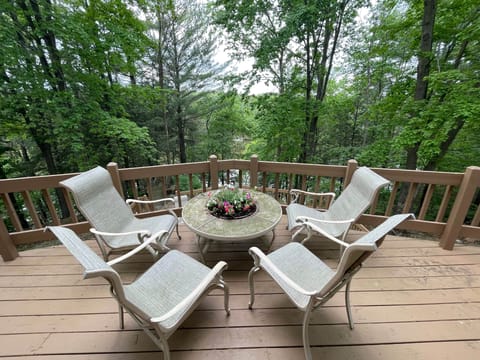 Sweeping views from 2 decks facing Lake