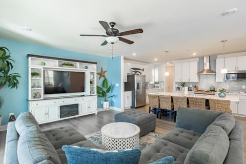 Living Room with Access to Balcony