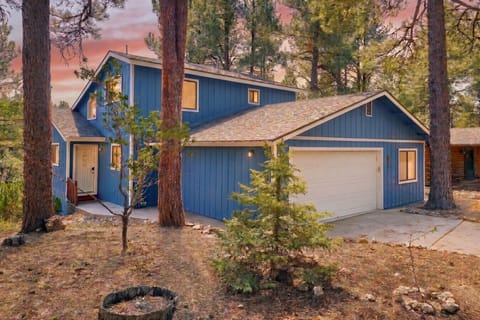 Beautiful Arizona sunset - Front of House