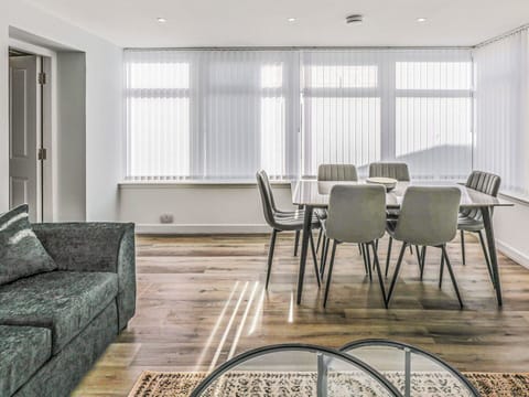 Furniture, Interior Design, Flooring, Floor, Wall, Couch, Wood, Wood Flooring, Ceiling, Room