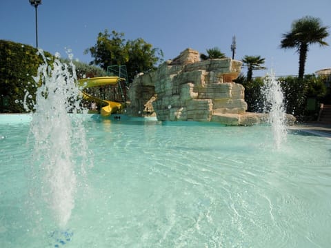 Recreation, Leisure, Shade, Outdoor Furniture, Park, Vacation, Eco Hotel, Resort, Deck